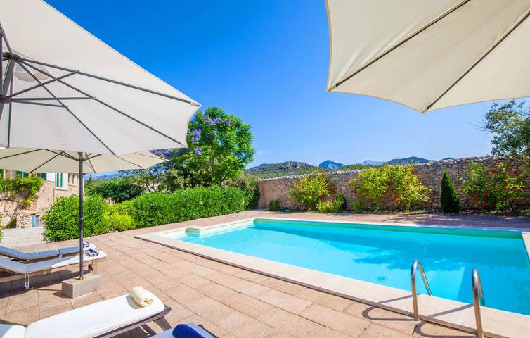 Oasis de lujo con terraza y piscina, a 500 m de Consell in Consell, Interior de Mallorca