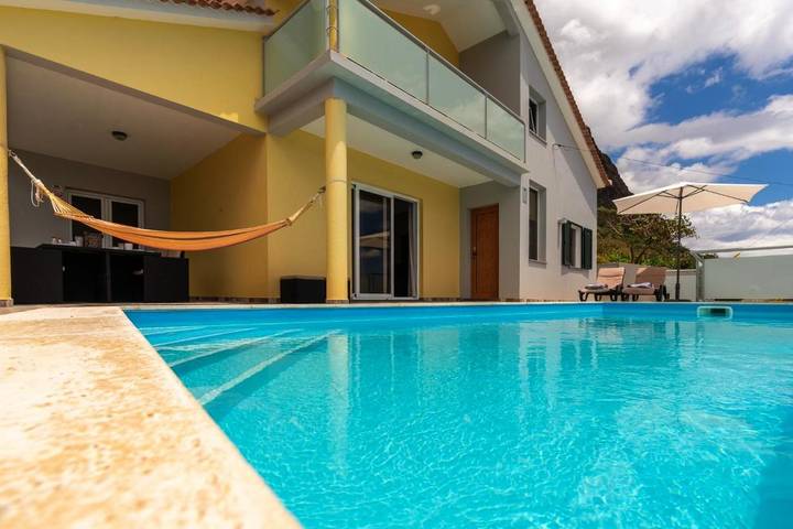 Casa de férias para 7 pessoas, com Varanda e Terraço e ainda Piscina and Vista em Paul Do Mar