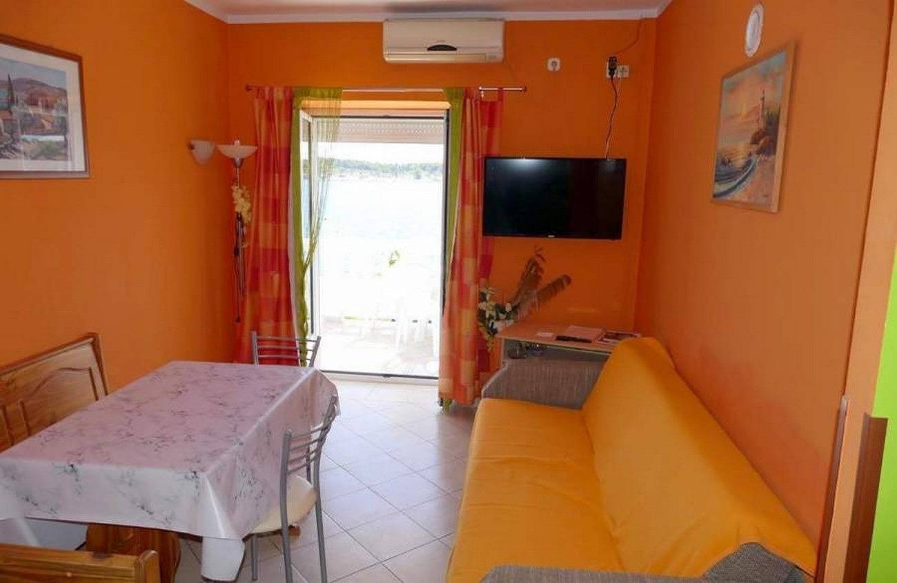 Entire apartment, Two bedroom apartment near beach Barbat, Rab A-22363-b in Kaštel (Barbat), Barbat na Rabu
