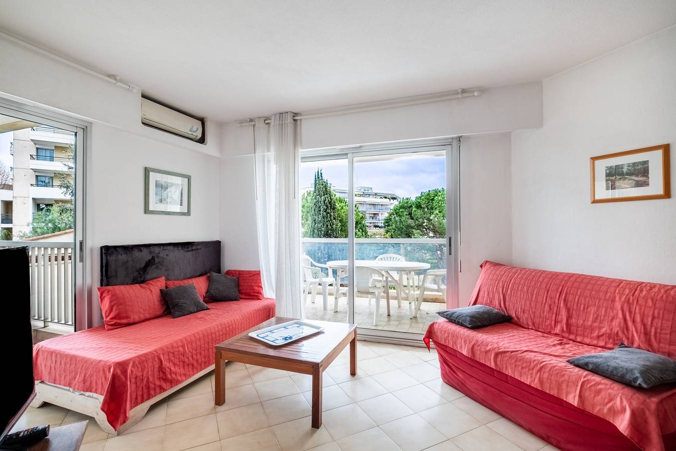 Apartamento entero, Apartamento 'Le Lido - Playa, Piscina, Parking' con vistas al mar, Wi-Fi y aire acondicionado in Cros de Cagnes, Cagnes-sur-Mer