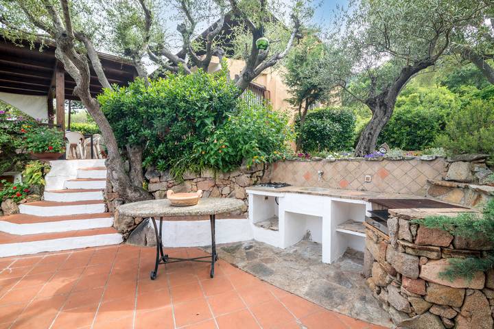 Location de vacances pour 7 personnes, avec vue sur l’océan et terrasse, adapté aux familles à Porto Rotondo - 3