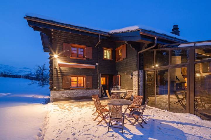 Ferienhaus für 20 Personen, mit Garten und Pool sowie Whirlpool und Sauna in Nendaz