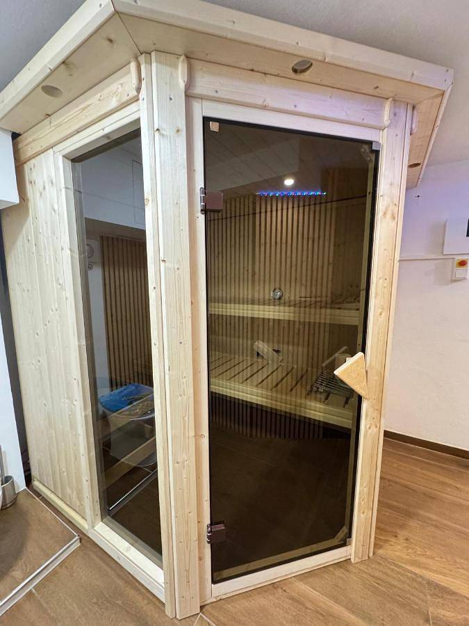 Ferienwohnung für 2 Personen, mit Sauna und Garten in Herzogenrath