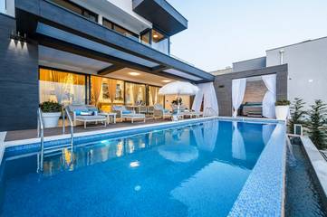 Vakantiehuis voor 8 Personen in Crikvenica, Primorje-Gorski Kotar, Afbeelding 1