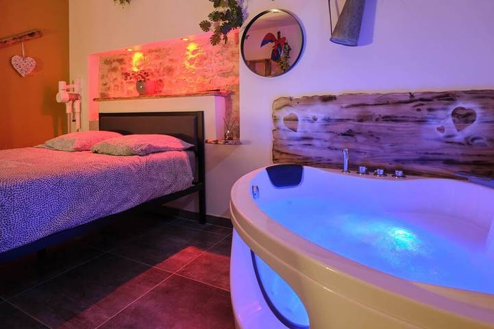 Gîte pour 2 personnes, avec jacuzzi dans Office De Tourisme De Carcassonne - 2