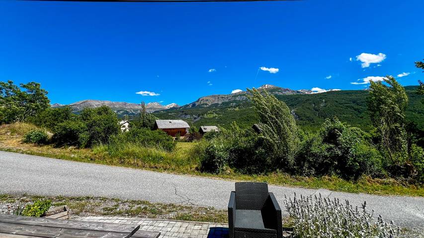 Gîte pour 8 personnes, avec jardin et terrasse dans les Alpes-de-Haute-Provence - 4