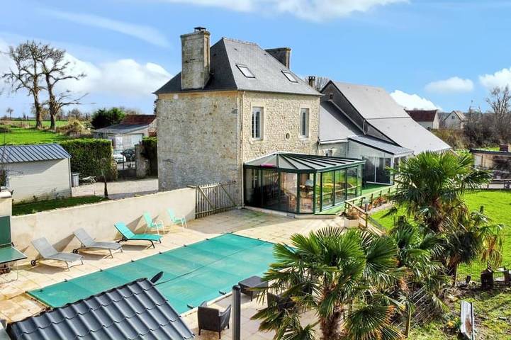 Location de vacances pour 12 personnes, animaux acceptés à Saint-Germain-du-Pert