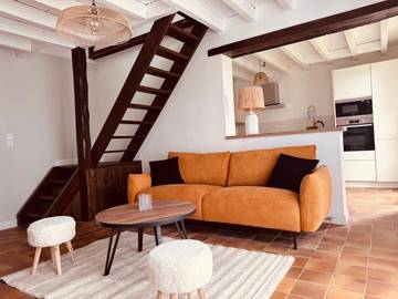 Gîte pour 4 personnes, avec jardin à Changé