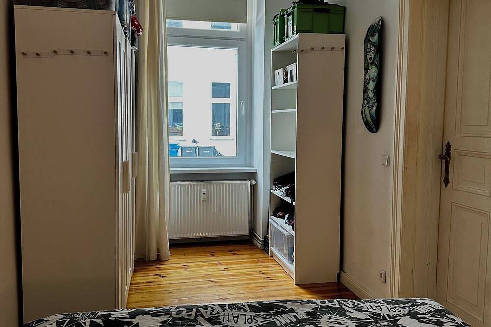 Ganze Wohnung, Ruhige Altbau-2-Zimmer-Wohnung mit Terrasse | Zentrale Lage nahe Parks & S-Bahn in Kreuzberg Berlin, Berlin