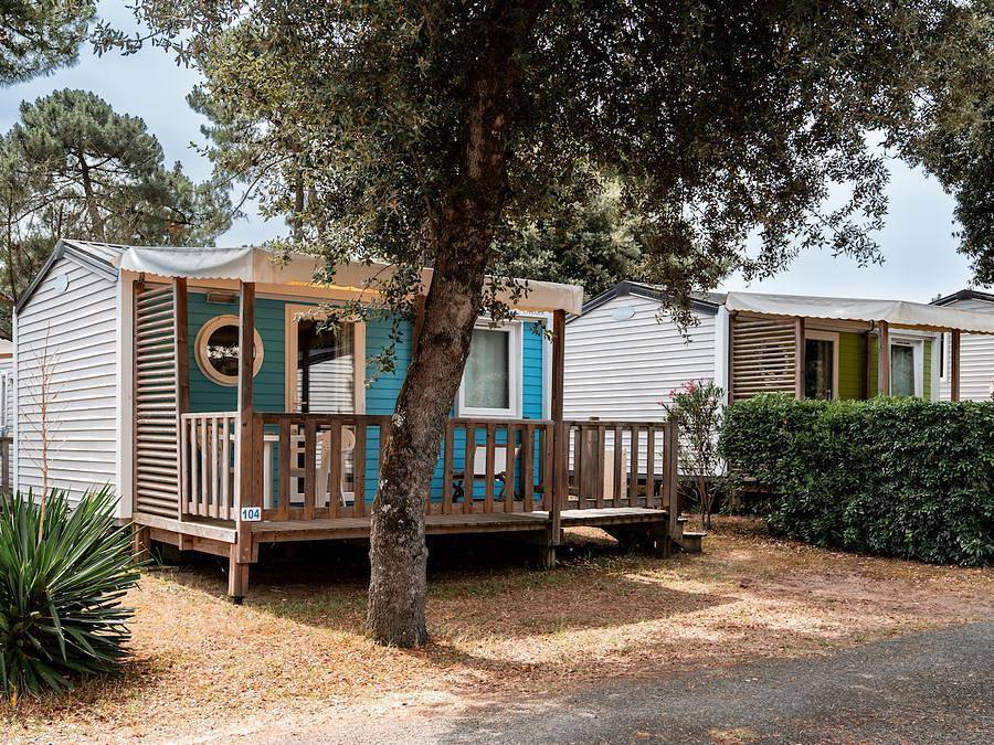 Camping Oléron Saint Tro'Park - Mobilheim 2 personen - Mobilheim Confort 18,60 m² (1 Zimmer) + halbüberdachte Holzterrasse in Saint-Trojan-les-Bains, Côte de Beauté