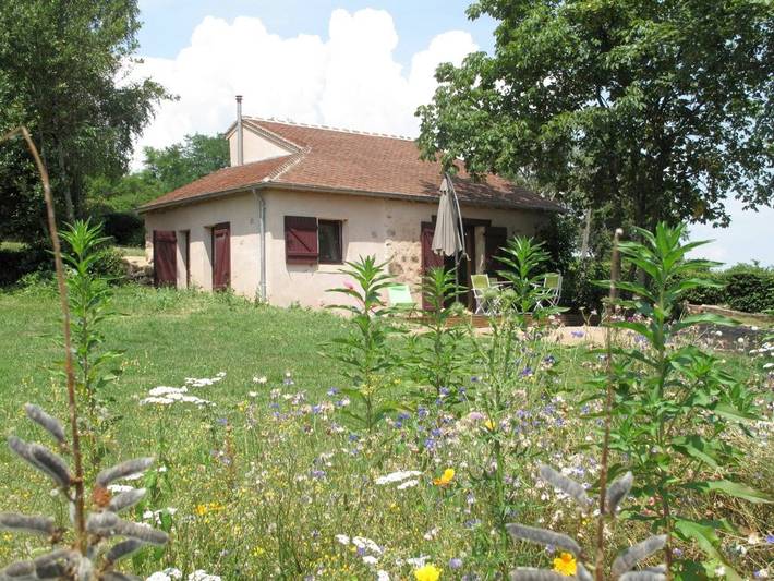 Cottage pour 3 personnes, avec vue et jardin à Saint-Saulge