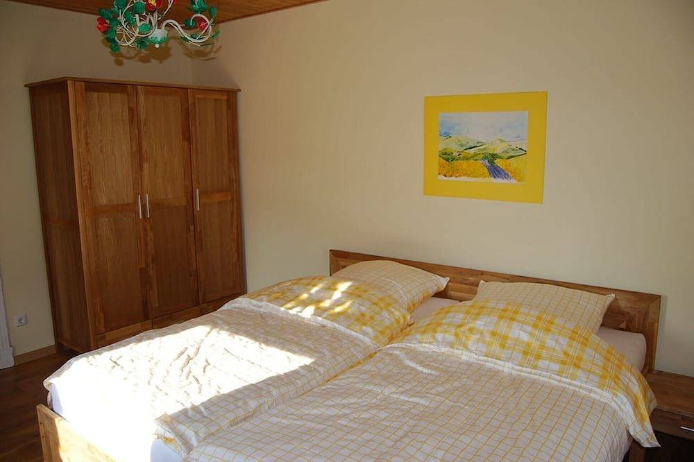 Ruhe und Charme - Stilvoll renoviertes Landhaus mit großem Garten und Sauna in Utarp, Nordseeküste