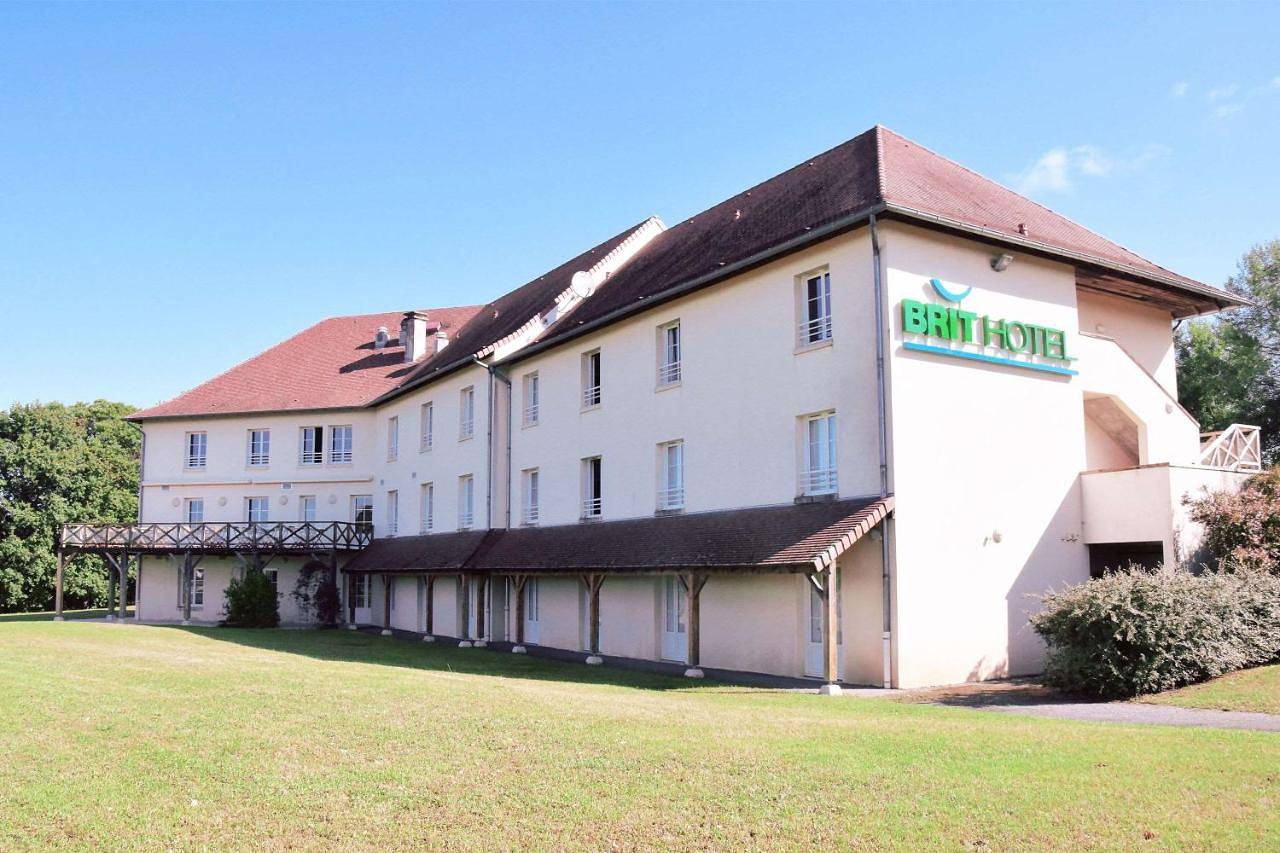 Brit Hotel Confort - La Tour Blanche in Saint-Aurélien, Région de Limoges