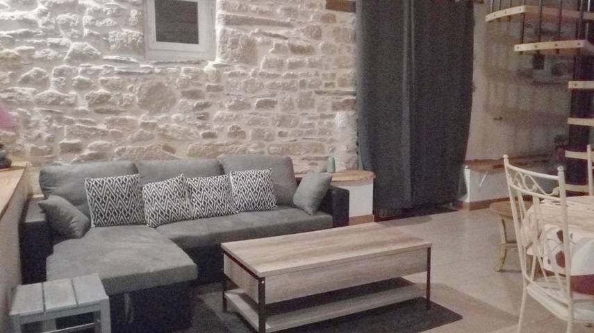 Gîte pour 2 personnes, avec jardin et vue à Commana