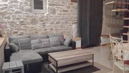 Gîte pour 2 personnes, avec jardin et vue à Commana