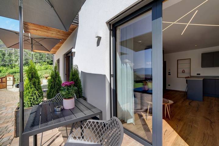 Entire apartment, Holiday Apartment "Alivo Living Apartment Aurora" with Mountain View & Garden in Riffian, Passeiertal
