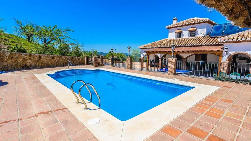 Chalet para 12 personas, con Balcón/Terraza y Piscina en Axarquía - 2