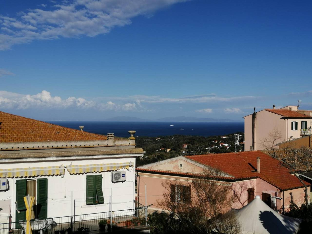 Appartamento intero, Trilocale nel cuore di Capoliveri con terrazzino e parcheggio in Capoliveri, Arcipelago Toscano
