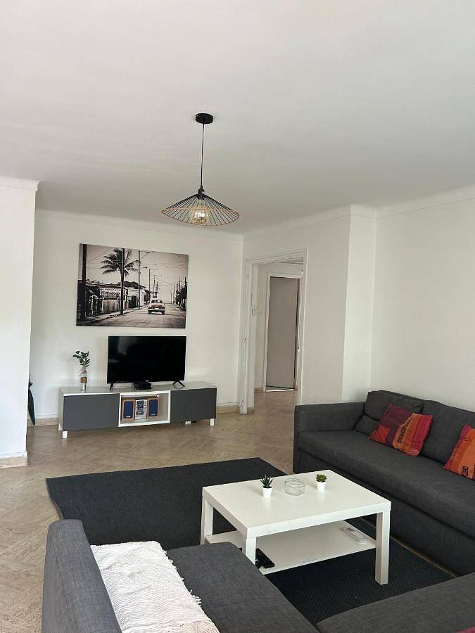 Gîte pour 9 personnes, avec balcon et vue dans Office de Tourisme d'Antibes - 2