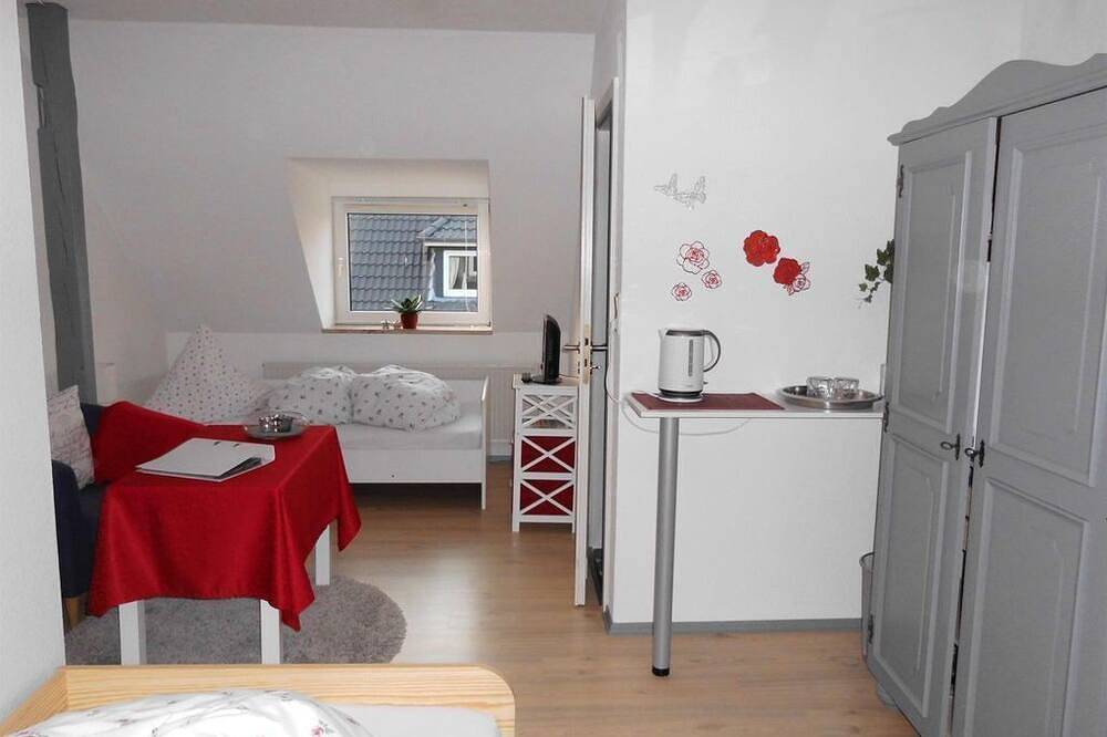 Ganze Wohnung, Broers, Privatzimmer - Zweibettzimmer, Dusche, Wc in Bad Segeberg, Kreis Segeberg