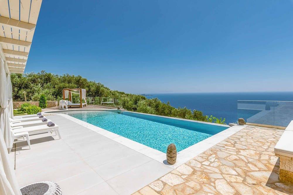 Horizon Blue Villa - Three Bedroom Villa, Sleeps 6 in Preveza perifereiakí enótita