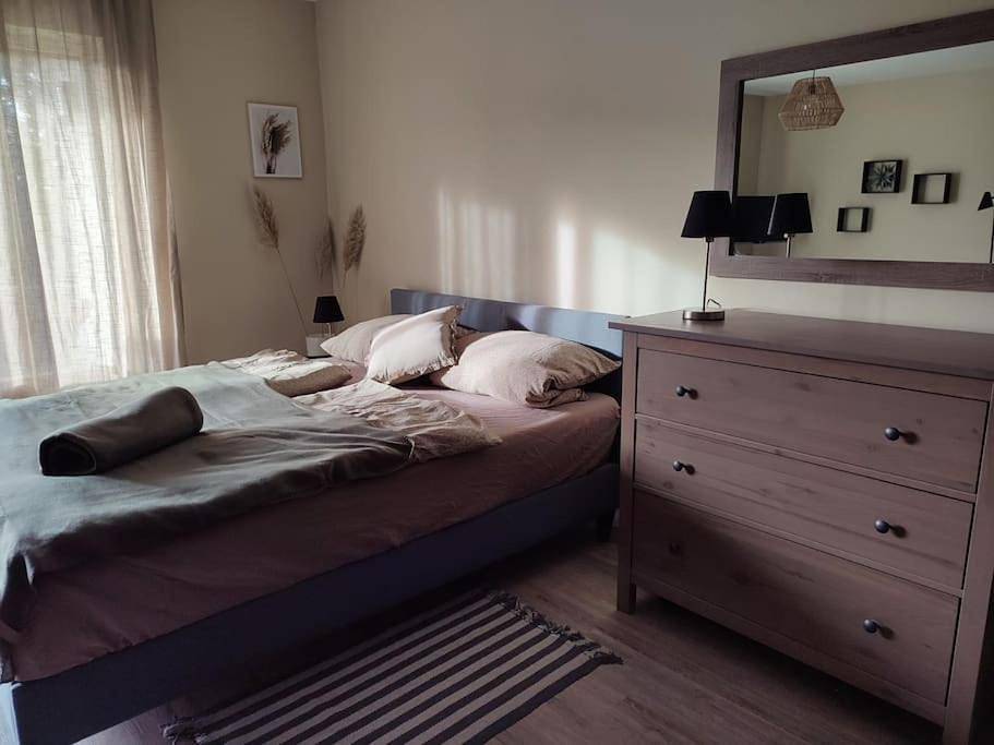Ganze Wohnung, Gemütliches Ferienapartment mit optionaler E-Ladesäule in Eichenzell, Rhön-Hessen