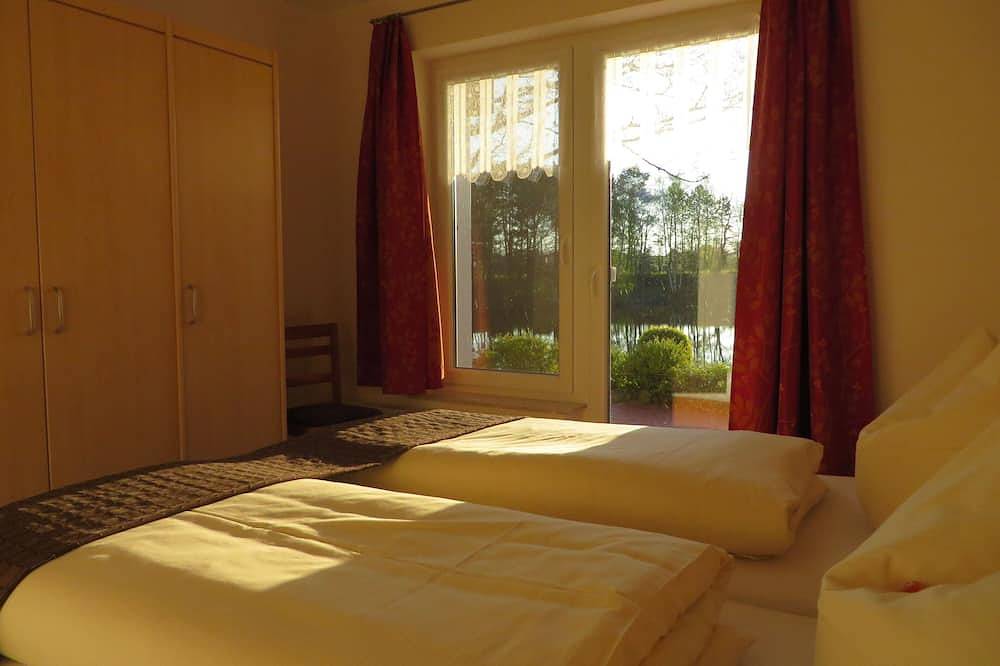 Gemütlich eingerichtete Appartements, barrierefrei mit großer Terrasse am See in Friedeburg, Landkreis Wittmund