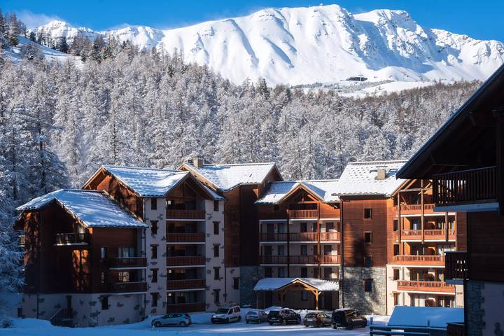Chalet pour 5 personnes, avec piscine ainsi que vue et terrasse à Vars - 3