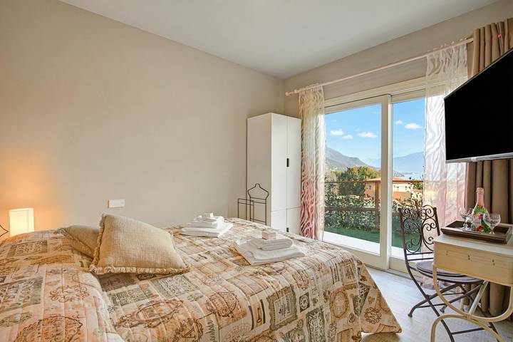 Apartamento entero, Caffè Priscilla House parking & lakeview in Saló, Montañas Garda