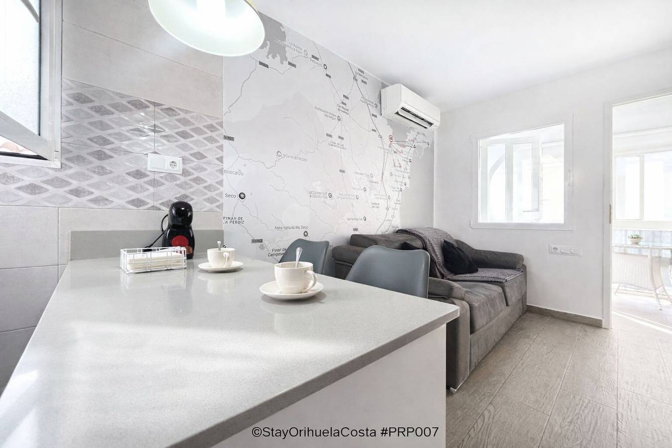 Ganze Wohnung, Ferienwohnung 'Bungalow planta Alta 29' mit Gemeinschaftspool, Wi-Fi und Klimaanlage in Torrevieja, Costa Blanca