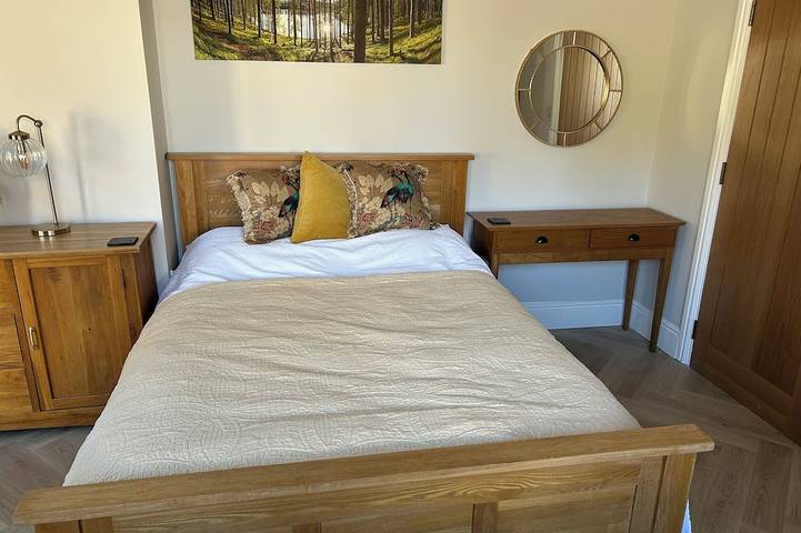 Entire apartment, Sunny Garden Retreat Wfh in Solihull -Nec,Jlr,Bhx in Solihull, Birmingham Area