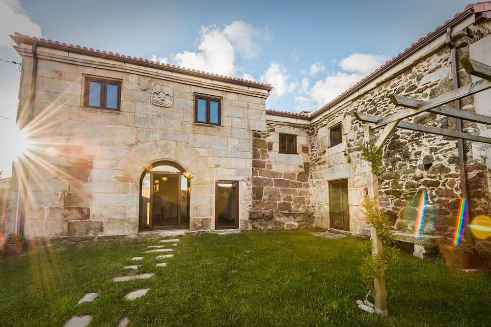 Galizischer Pazo aus dem 16. Jahrhundert. in Laracha, Costa de Galicia