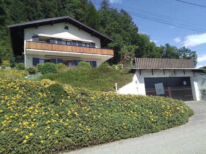 Gîte pour 2 personnes, avec Terrasse ainsi que Jardin et Vue à Villaz