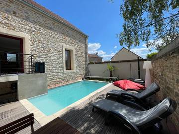 Gîte pour 6 personnes, avec piscine ainsi que terrasse et jardin à Perrigny-lès-Dijon