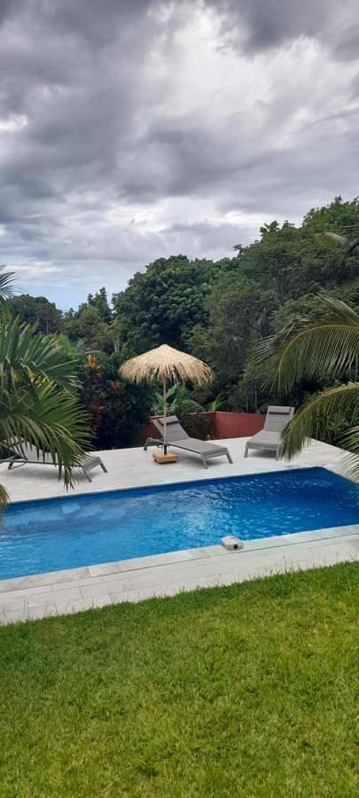 Gîte pour 5 personnes, avec vue et jardin ainsi que piscine et terrasse dans Vincendo - 3