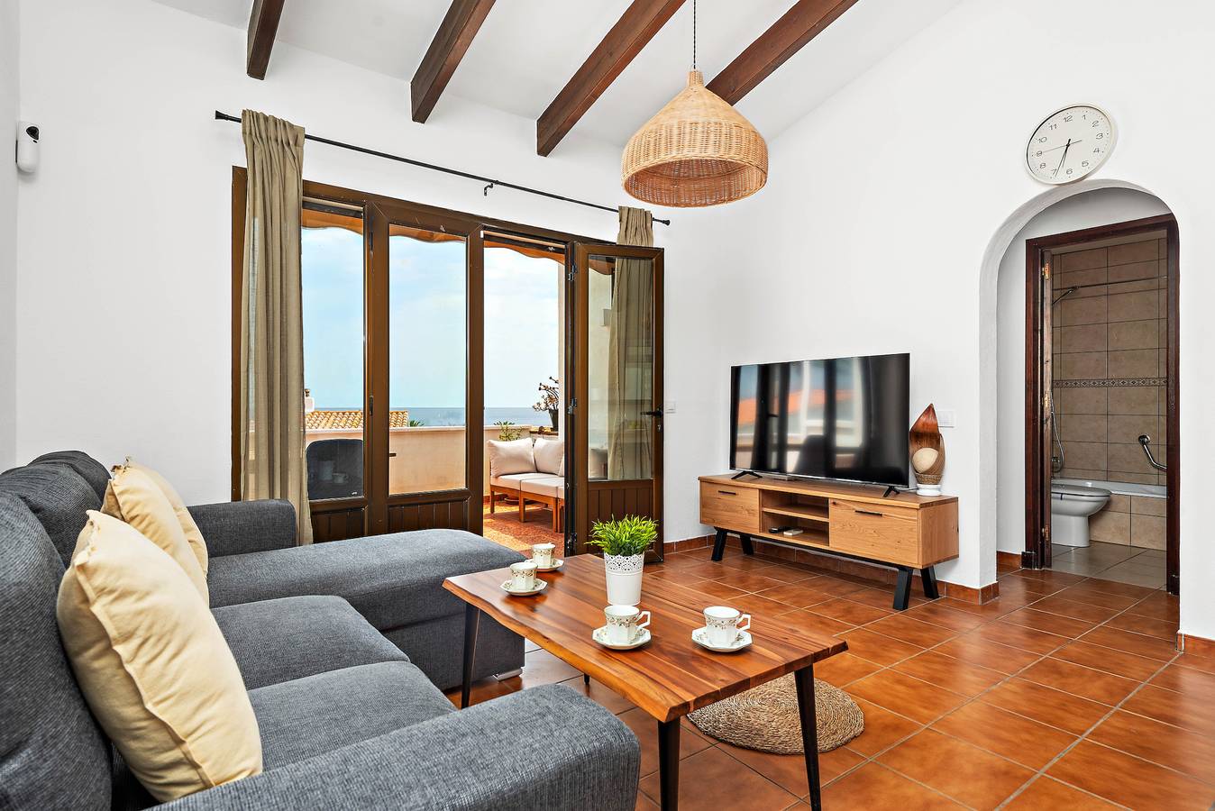 Entire apartment, Holiday apartment for 3 people with balcony in S'Algar, Sant Lluís