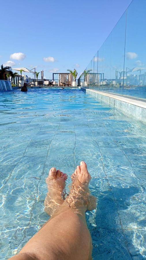 Casas e apartamentos de temporada para 4 pessoas, com piscina infantil e jacuzzi e ainda piscina and jardim, adaptado a crianças em Salvador