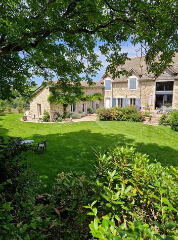 Gîte pour 4 personnes, avec terrasse et jardin à Rieupeyroux
