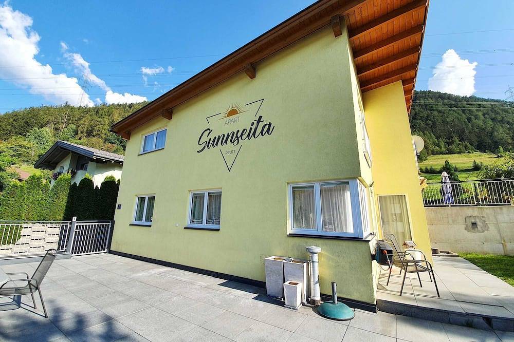 Ganze Wohnung, Apart Sunnseita - Ferienwohung mit wunderbarem Burg Laudeckblick in Glockturmkamm, Prutz