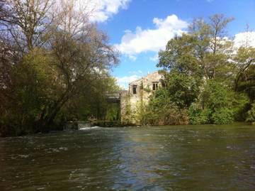 Location de vacances pour 8 personnes, avec jacuzzi ainsi que piscine et jardin à Roquebrune