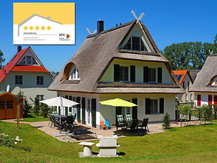 Ferienhaus für 11 Personen, mit Terrasse und Garten sowie Sauna in Glowe