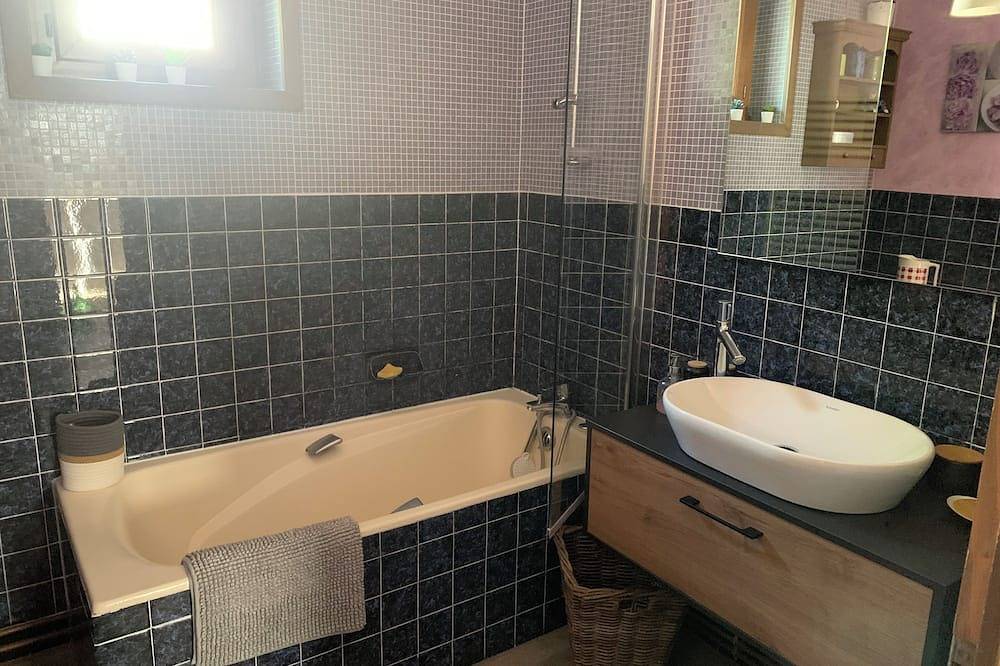 Ganze Wohnung, Apartment 3 Sterne, für 4 Personen, in der ruhigen Landschaft in Magny-lès-Aubigny, Beaune und Umgebung