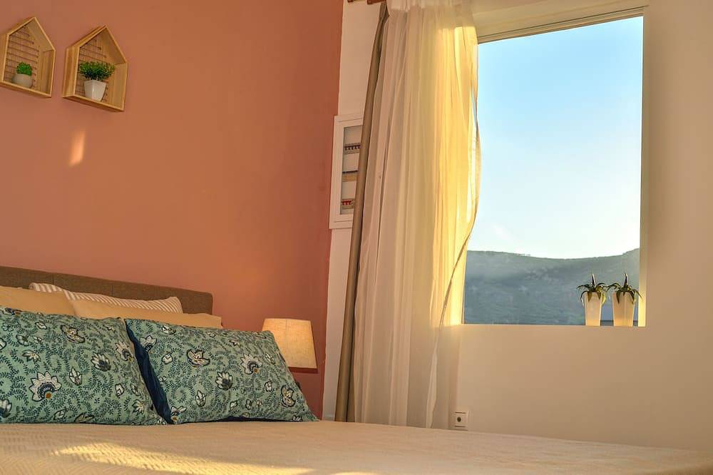 Ganze Wohnung, Mpoulakis Apt 46, 3 bedroom family apartment next to my photo studio in Kissamos, Chania und Umgebung