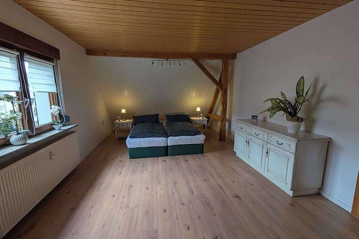Ferienwohnung für 4 Personen, mit Balkon und Garten in Chemnitz - 2
