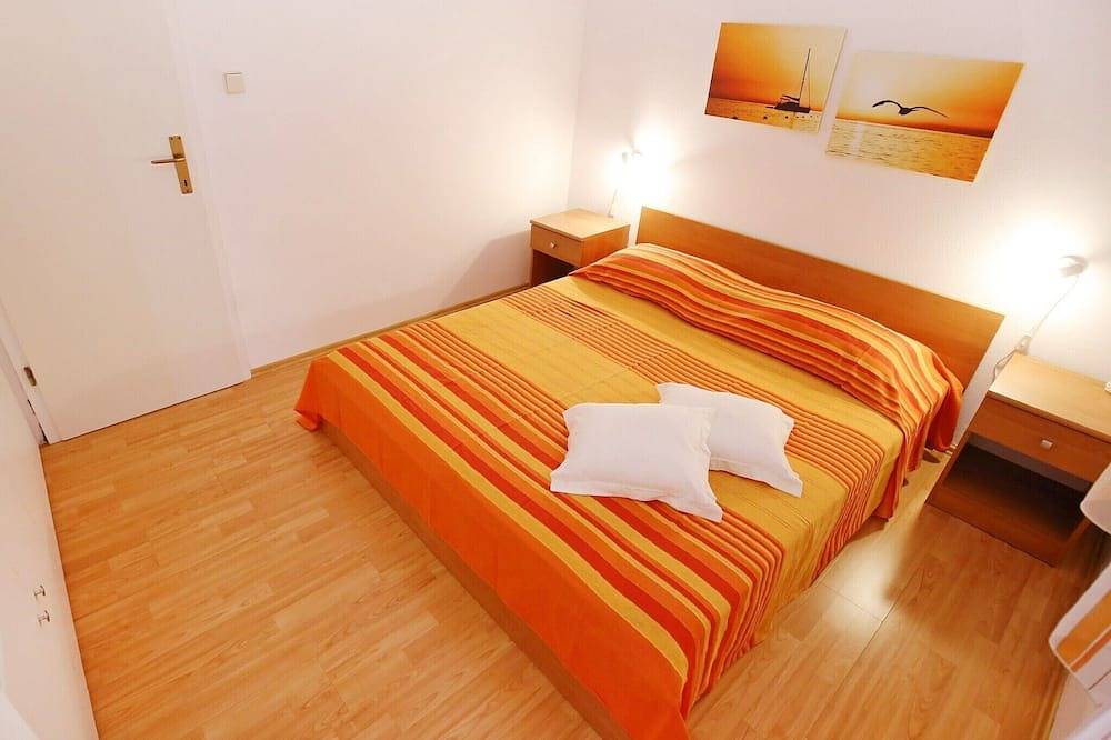 Ganze Wohnung, Ferienwohnung Đino,, Ist, hr in Zadar (Kommun), Otok Ist