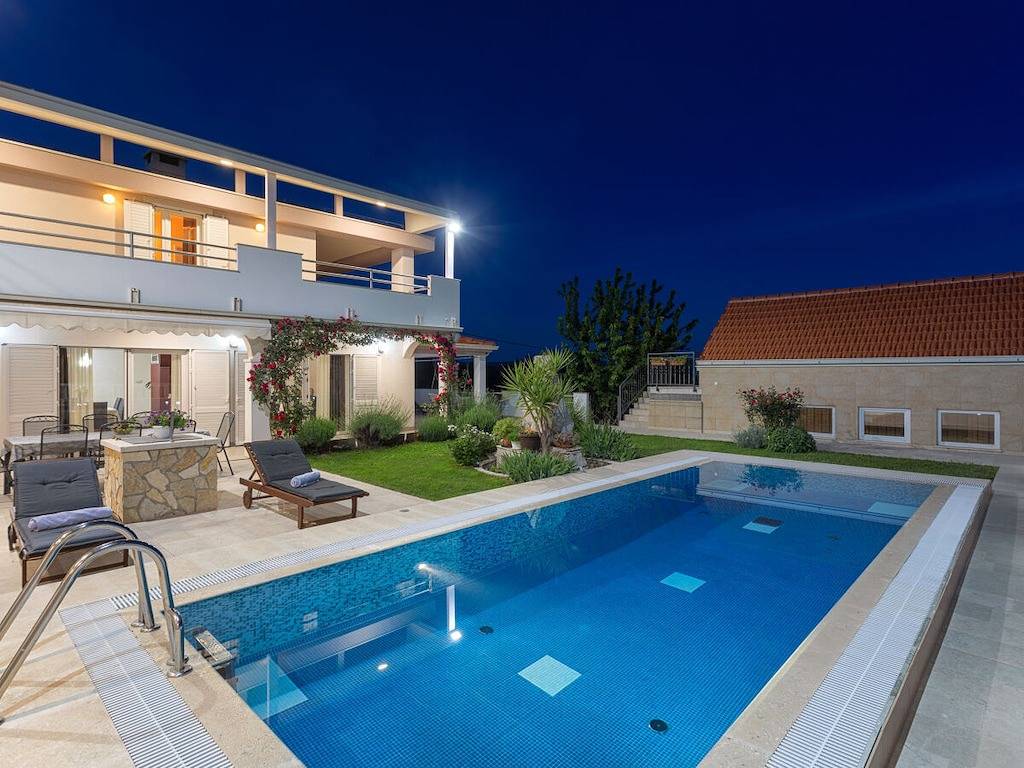 Villa Delic 8+2 Personen in Dalmatinisches Zagora