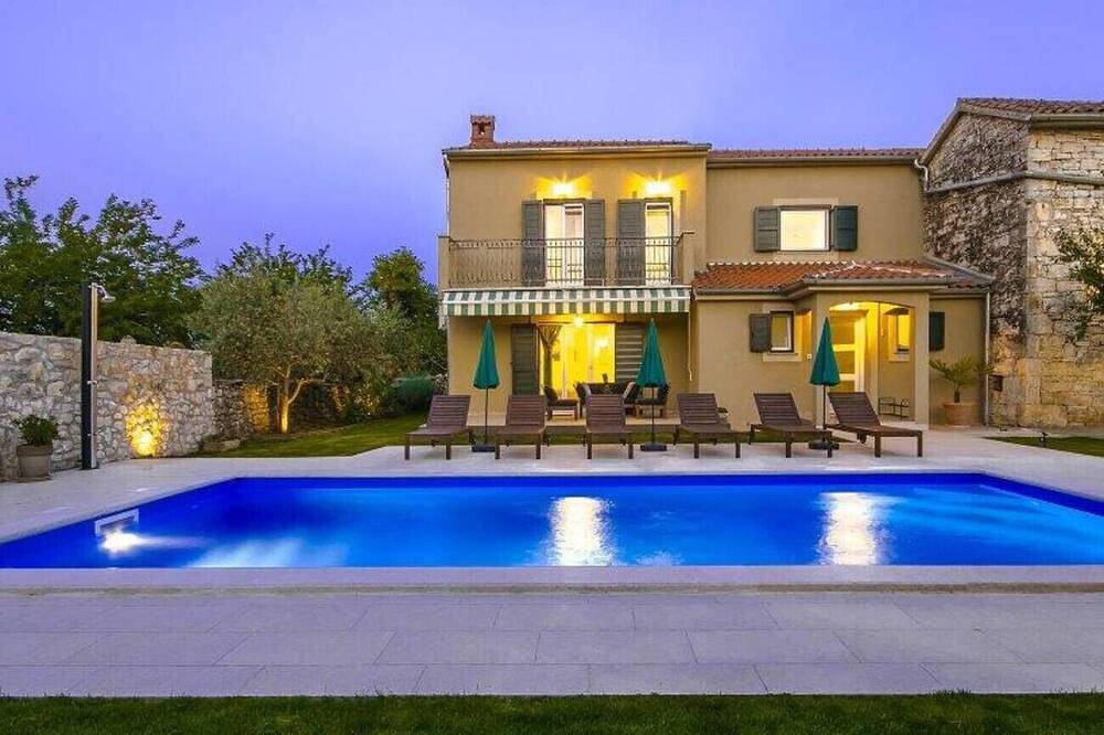 Villa Hisina near Poreč for 6 people with private swimming pool in Baderna, Zentralistrien