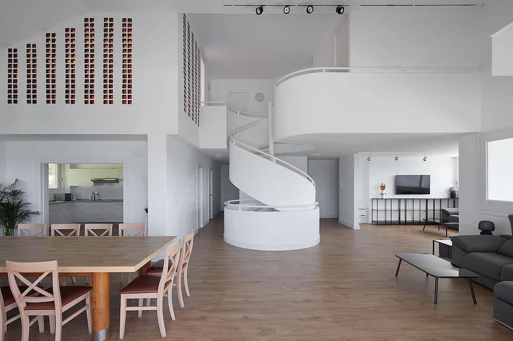 Basque Breath-Unique Villa, Fantastic View, Fabulous Pool in Hondarribia, Basque Coast (Spain)