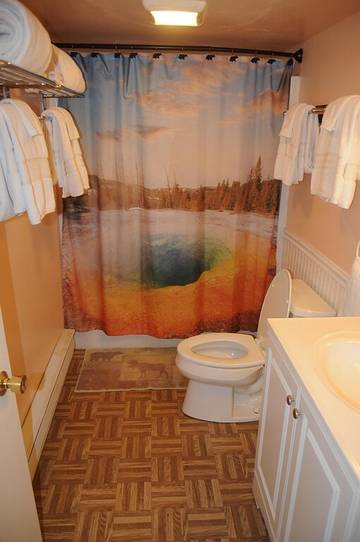 Vacation House for 8 Guests in West Yellowstone, Custer Gallatin National Forest, Picture 2