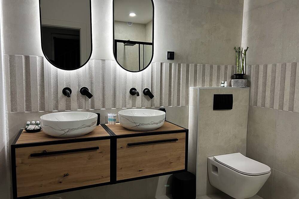 Superb Bnb with private Jacuzzi & Bathtub + Breakfast Included in Hvar City, Hvar